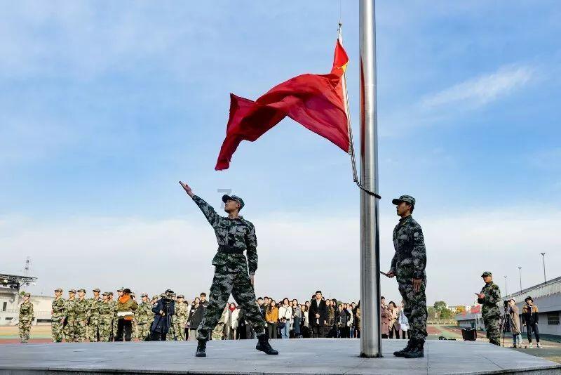 冷知识分享平台-如何在大学军训期间给别人留下好印象?带你探索未知奇趣